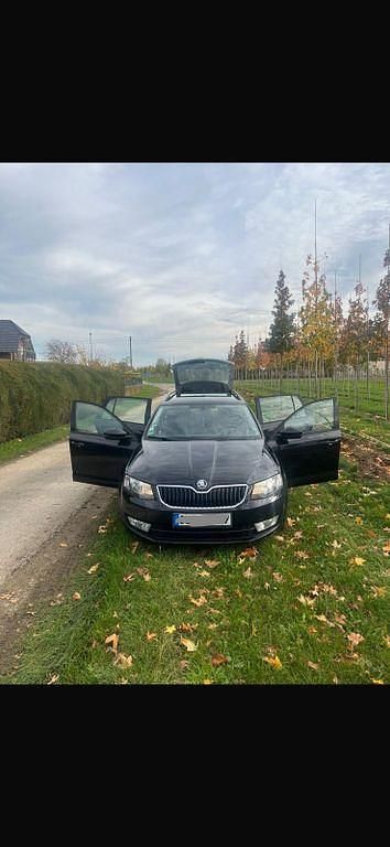 Schwarz Gebraucht 2014 Skoda Octavia Ambition Kombi | 5.700 € (Etwas zu teuer) - Bild 1/4