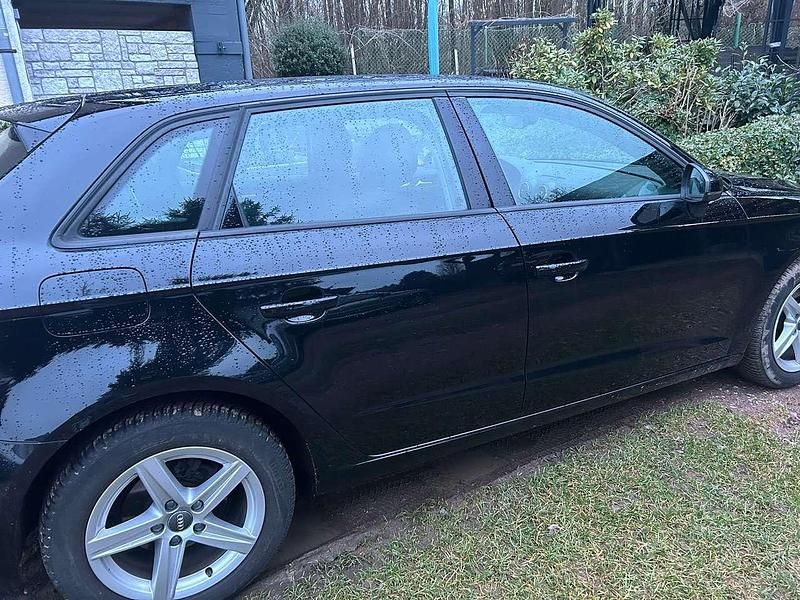 Gebraucht Audi A3 116 PS (85 kW) 2020 Schwarz Limousine
