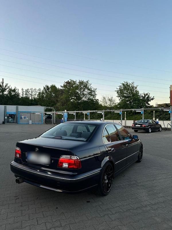 Blau Gebraucht 1999 BMW 523 Limousine | 4.000 € (Fairer Preis) - Bild 1/4