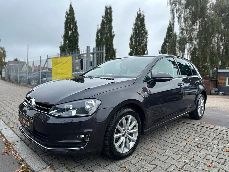 Grau Gebraucht 2015 VW Golf VII LOUNGE Limousine | 11.800 € (Fairer Preis) - Bild 1/4