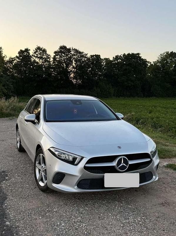 Gebraucht 2019 Mercedes A180 Progressive Kleinwagen | 17.999 € (Fairer Preis) - Bild 1/4