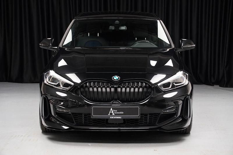 Gebraucht BMW 120 M Sport 190 PS (139 kW) 2022 Saphirschwarz Kleinwagen