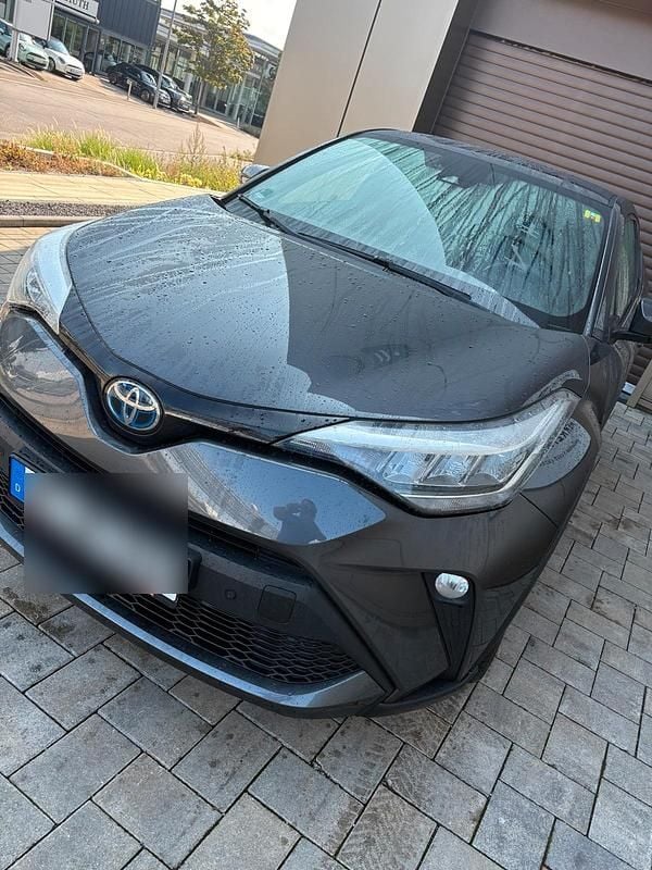 Grau Gebraucht 2022 Toyota C-HR SUV | 20.399 € (Guter Preis) - Bild 1/4