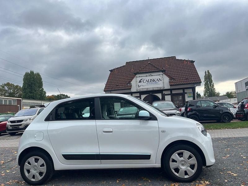 Weiß Gebraucht 2015 Renault Twingo Dynamique Kleinwagen | 6.890 € (Fairer Preis) - Bild 1/4