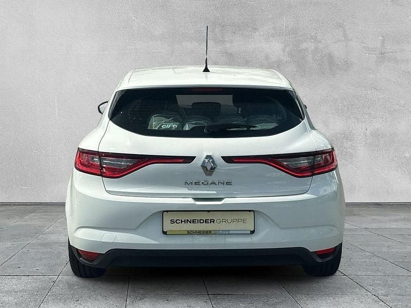 Gebraucht Renault Mégane III Life 101 PS (74 kW) 2016 Weiß Limousine