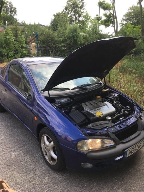 Blau Gebraucht 1995 Opel Tigra Coupé | 2.500 € - Bild 1/4