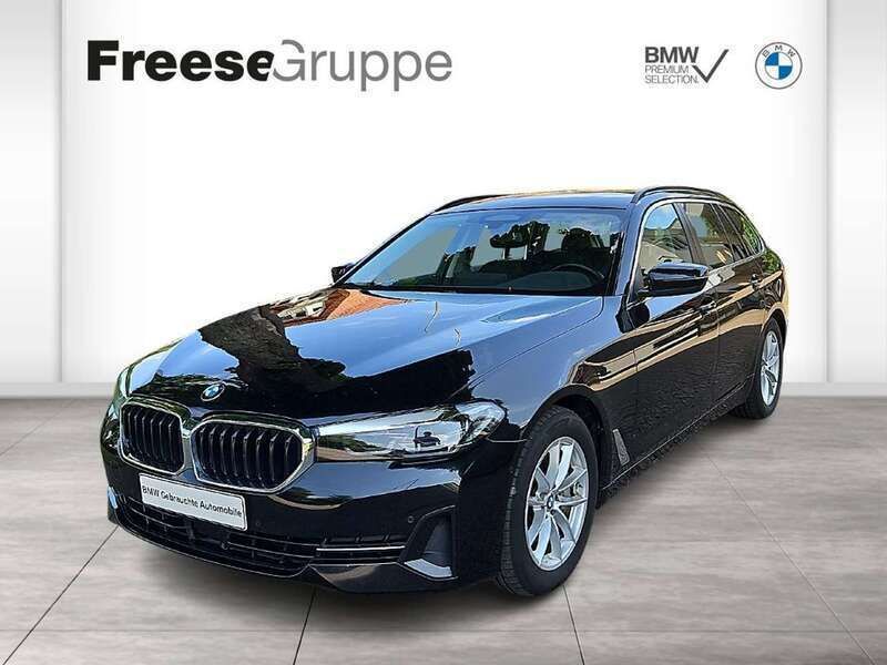 Black sapphire Gebraucht 2022 BMW 530 Kombi | 36.790 € (Guter Preis) - Bild 1/4