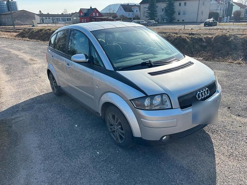 Usado Audi A2 S-Line 75 HP (55 kW) 2001 Prateado Citadino