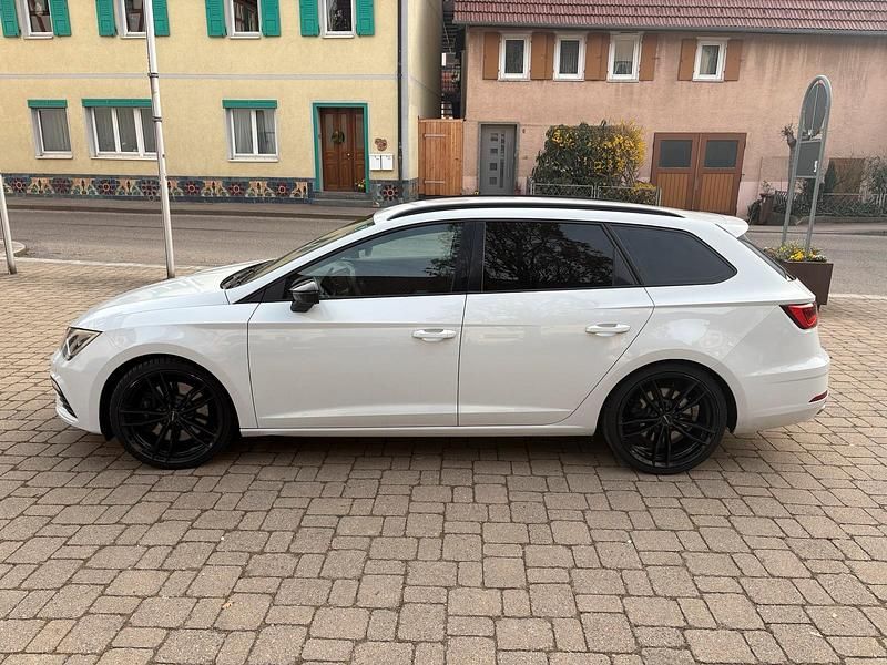Gebraucht Cupra Leon 300 PS (220 kW) 2020 Weiß Kombi