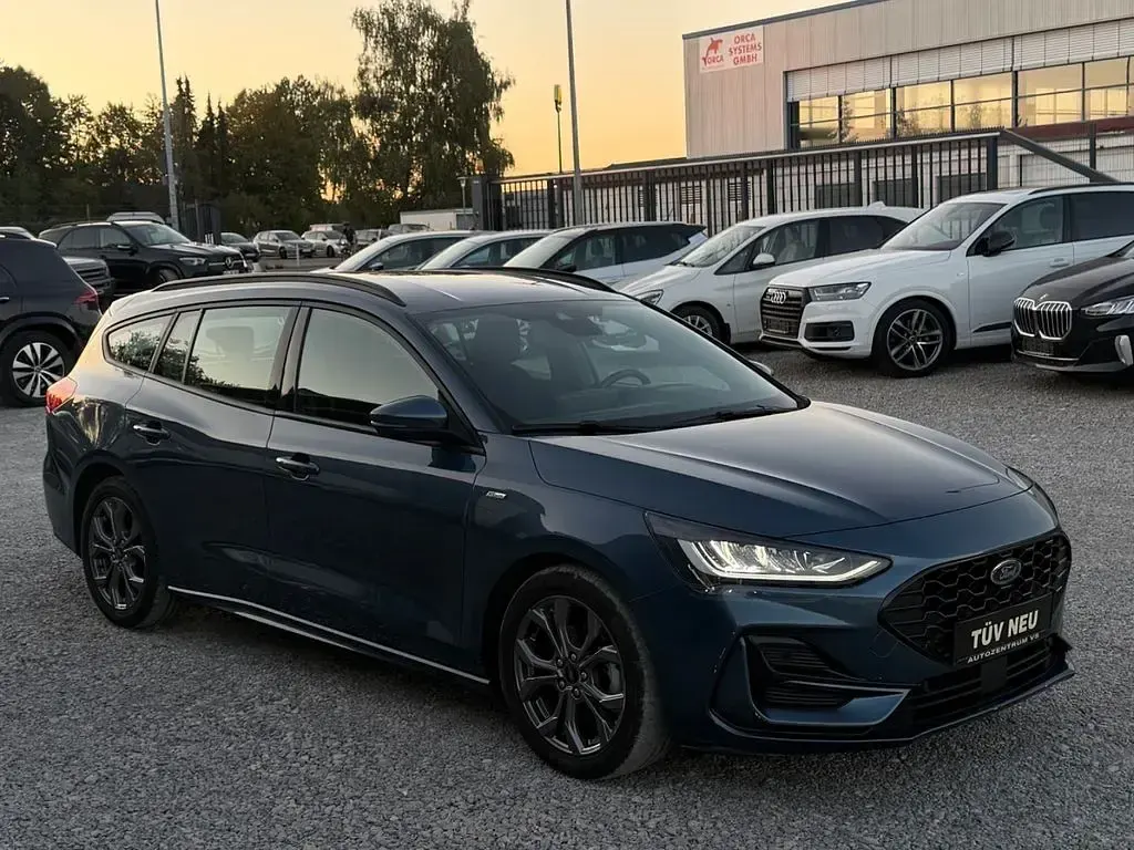 Gebraucht Ford Focus ST-Line 125 PS (91 kW) 2023 Blau Limousine