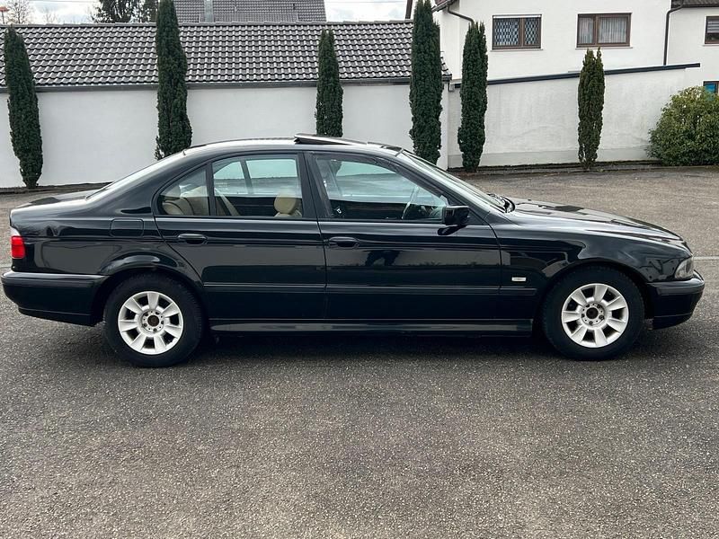 Gebraucht BMW 520 150 PS (110 kW) 1999 Schwarz Limousine