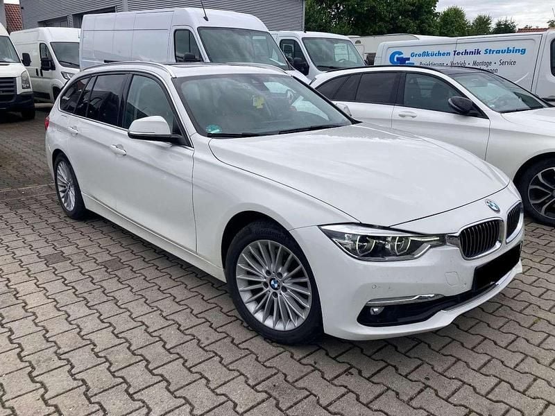 Alpinweiss iii Gebraucht 2016 BMW 320 Luxury Line Kombi | 10.900 € (Superpreis) - Bild 1/4