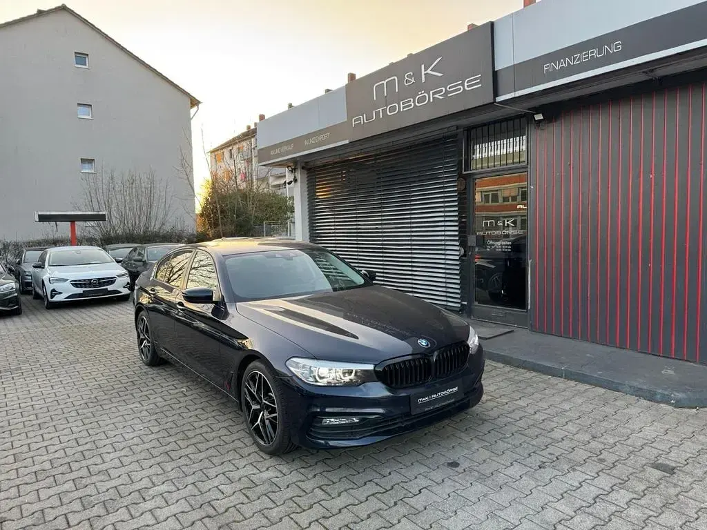 Używany BMW 520 Performance 190 KM (139 kW) 2017 Niebieski Sedan/Limuzyna