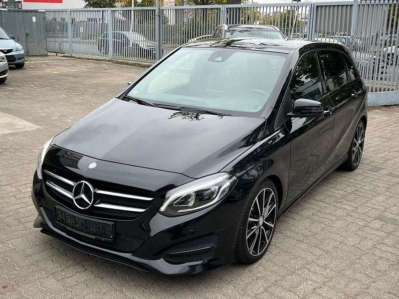 Schwarz Gebraucht 2015 Mercedes B220 Van / Kleinbus | 15.300 € (Fairer Preis) - Bild 1/4