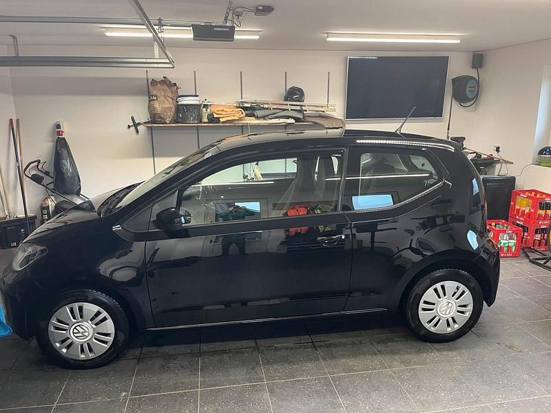 Schwarz Gebraucht 2016 VW up! Kleinwagen | 7.299 € (Etwas zu teuer) - Bild 1/4