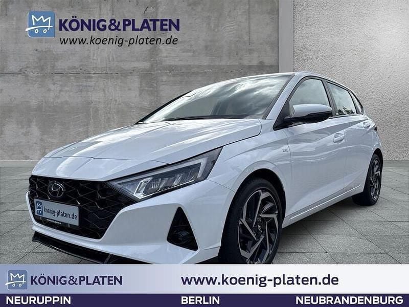 Weiß Gebraucht 2021 Hyundai i20 Intro Edition Limousine | 15.990 € (Fairer Preis) - Bild 1/4