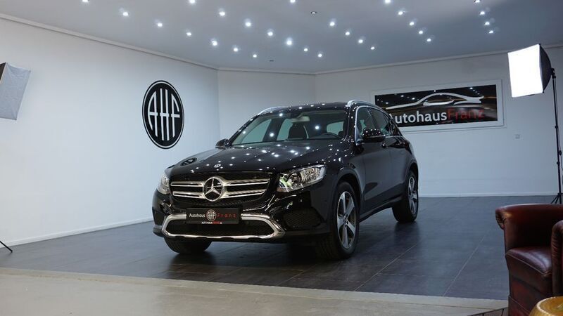Ung. schwarz unilack Gebraucht 2018 Mercedes GLC220 SUV | 25.997 € (Guter Preis) - Bild 1/4