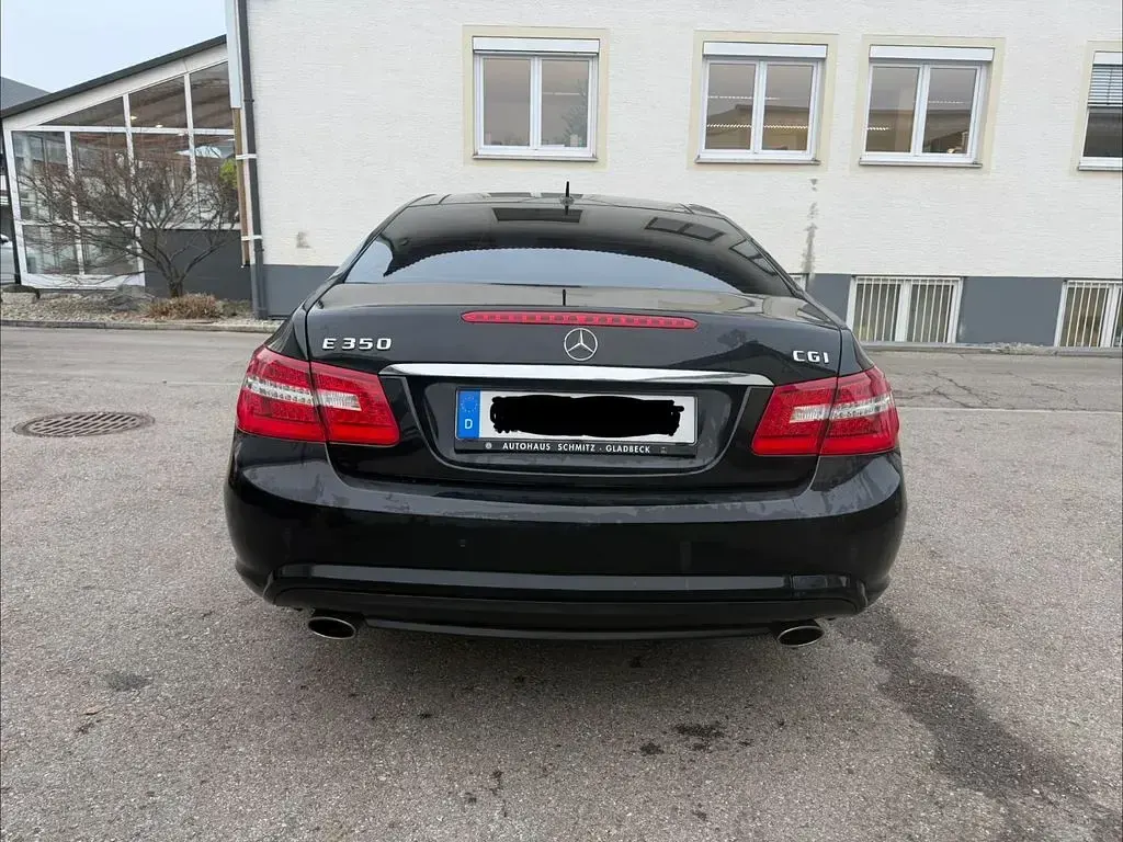 Gebraucht Mercedes E350 AMG line 292 PS (214 kW) 2009 Schwarz Coupé