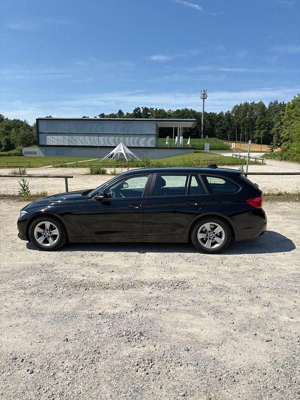 Schwarz Gebraucht 2015 BMW 320 Efficient Dynamics Kombi | 13.000 € (Teuer) - Bild 1/4