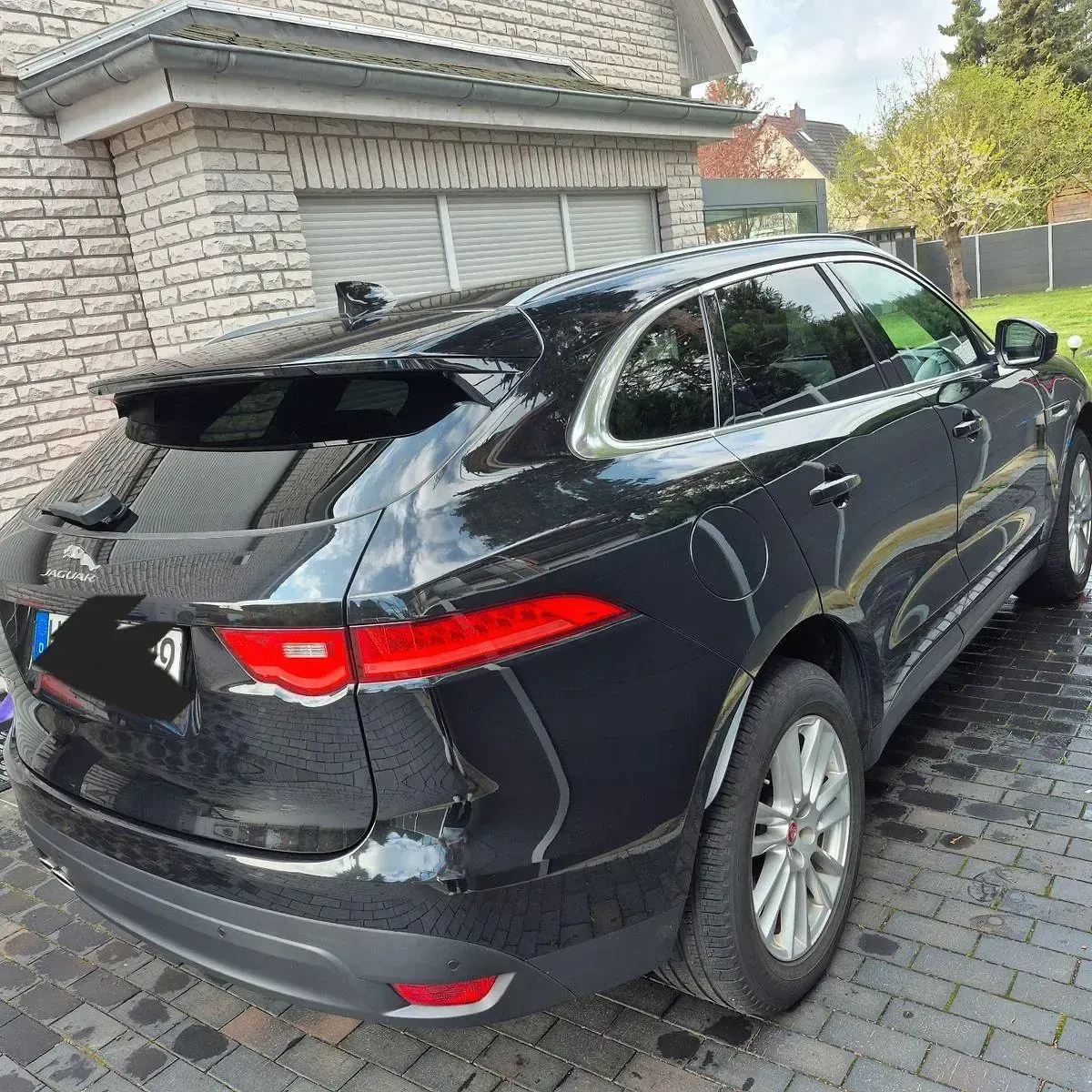 Gebraucht Jaguar F-Pace Portfolio 179 PS (131 kW) 2017 Schwarz SUV