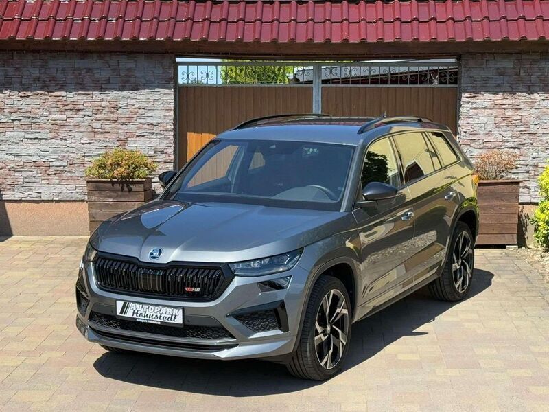 Graphitegrau metallic Gebraucht 2024 Skoda Kodiaq RS SUV | 45.999 € (Fairer Preis) - Bild 1/4