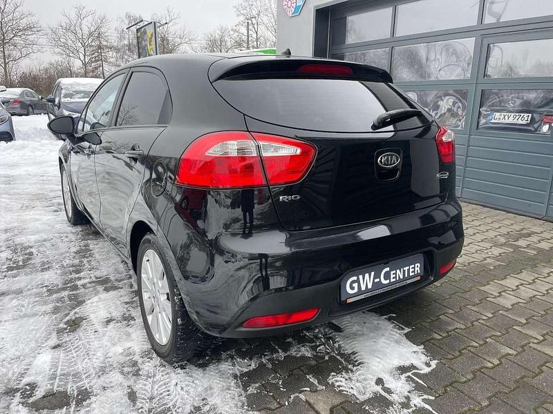 Gebraucht Kia Rio Edition 7 109 PS (80 kW) 2012 Schwarz Kleinwagen
