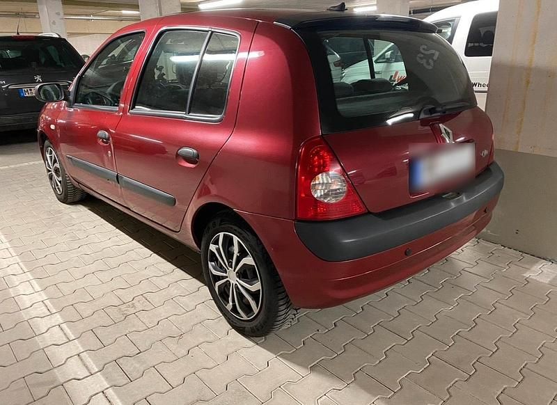 Brugt Renault Clio II 98 HK (72 kW) 2003 Rød Hatchback