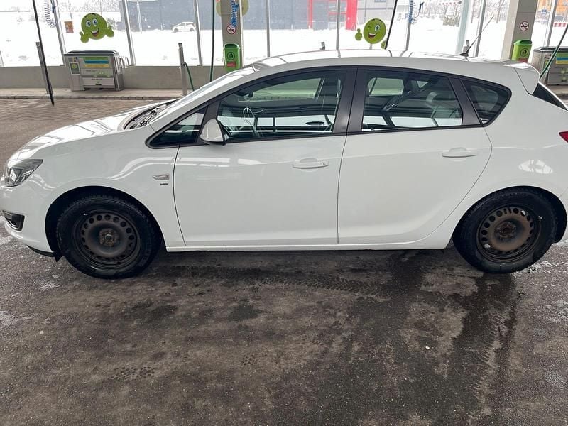 Gebraucht Opel Astra 120 PS (88 kW) 2014 Weiß Limousine