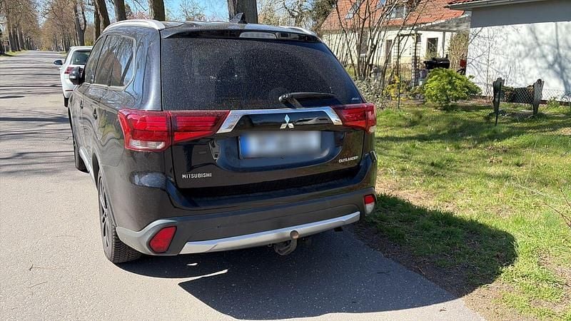 Gebraucht Mitsubishi Outlander 150 PS (110 kW) 2017 Schwarz SUV