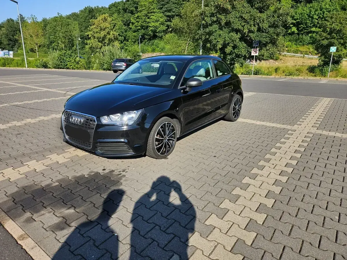 Gebraucht Audi A1 86 PS (63 kW) 2013 Schwarz Kleinwagen