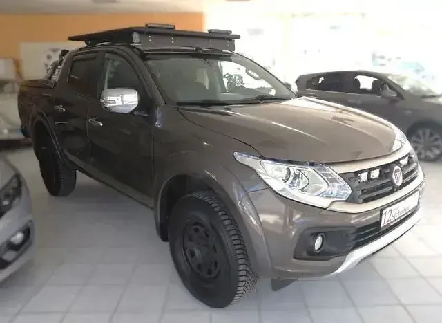 Gebraucht Fiat Fullback Basis 181 PS (133 kW) 2017 Braun metallic Pickup
