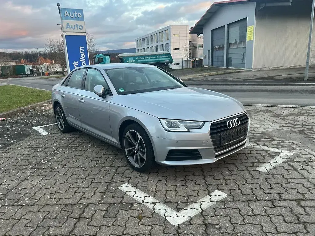 Używany Audi A4 Basis 190 KM (139 kW) 2019 Srebrny Sedan/Limuzyna