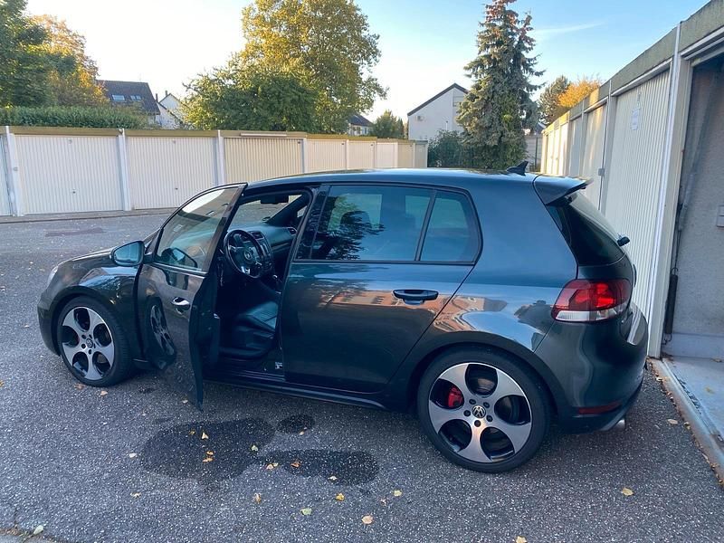 Grau Gebraucht 2010 VW Golf VI GTI Kleinwagen | 8.500 € (Fairer Preis) - Bild 1/4