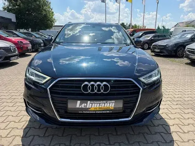 Gebraucht Audi A3 Design 150 PS (110 kW) 2018 Blau Limousine