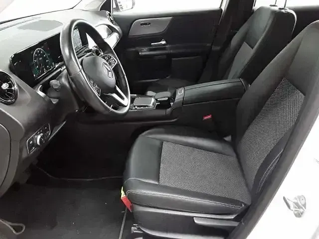 Gebraucht Mercedes GLB200 150 PS (110 kW) 2022 Andere SUV