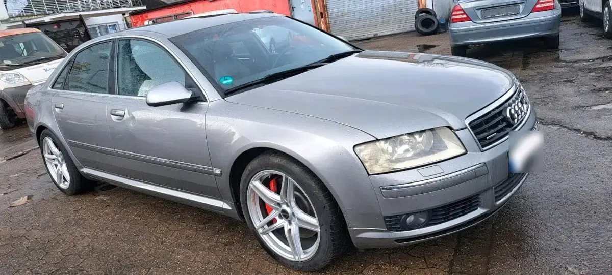Second-hand Audi A8 275 CP (202 kW) 2004 Berlinǎ