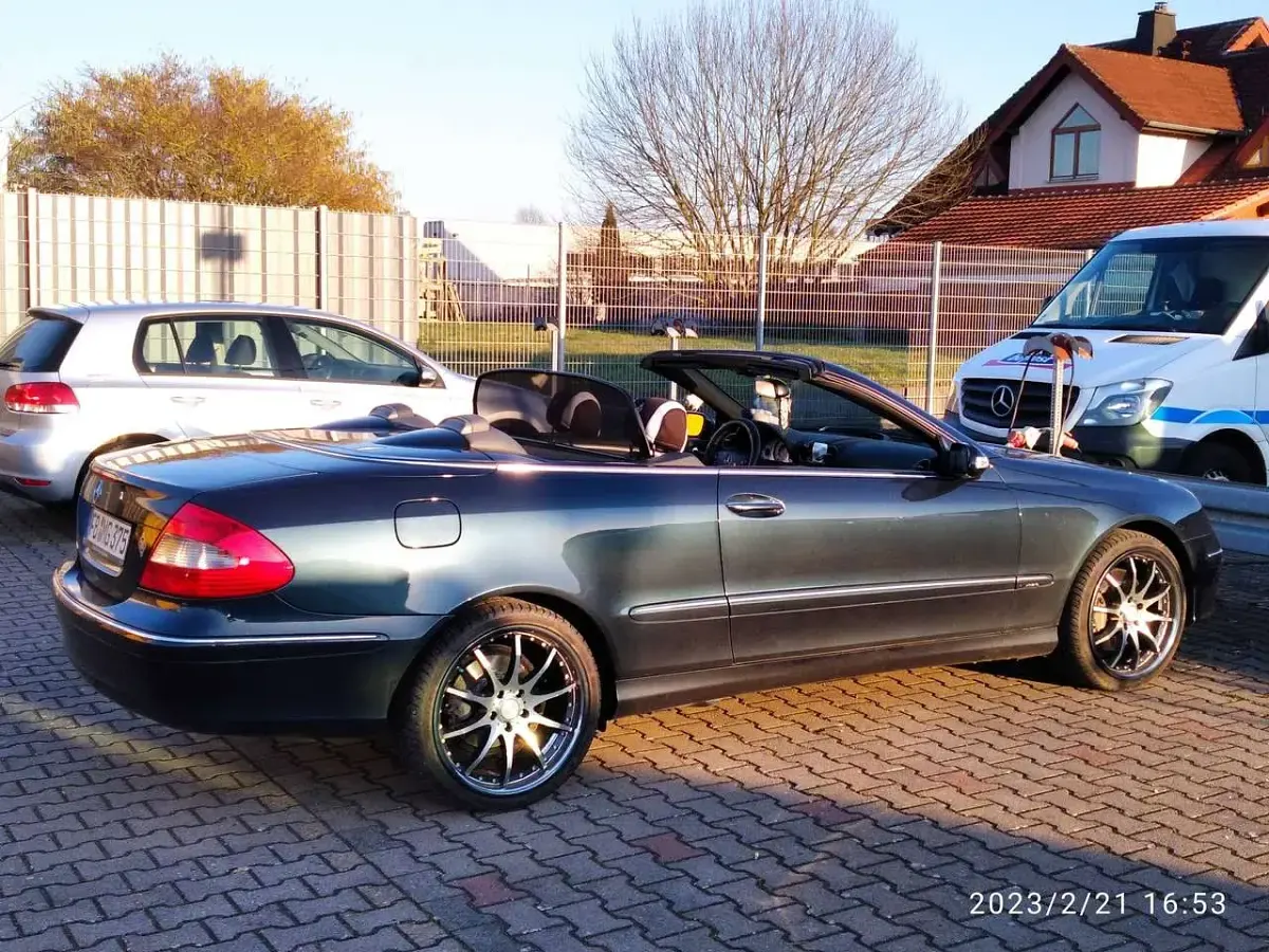 Gebraucht Mercedes CLK350 Avantgarde 272 PS (200 kW) 2006 Schwarz Cabrio