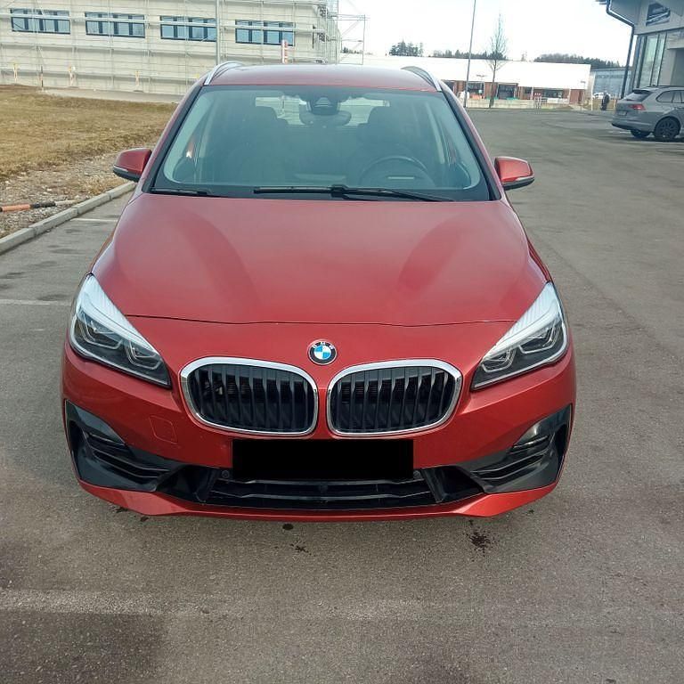 Gebraucht BMW 225 231 PS (169 kW) 2018 Orange Van / Kleinbus