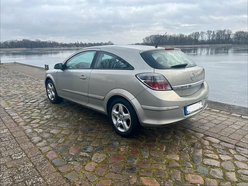 Gebraucht Opel Astra GTC 105 PS (77 kW) 2007 Coupé