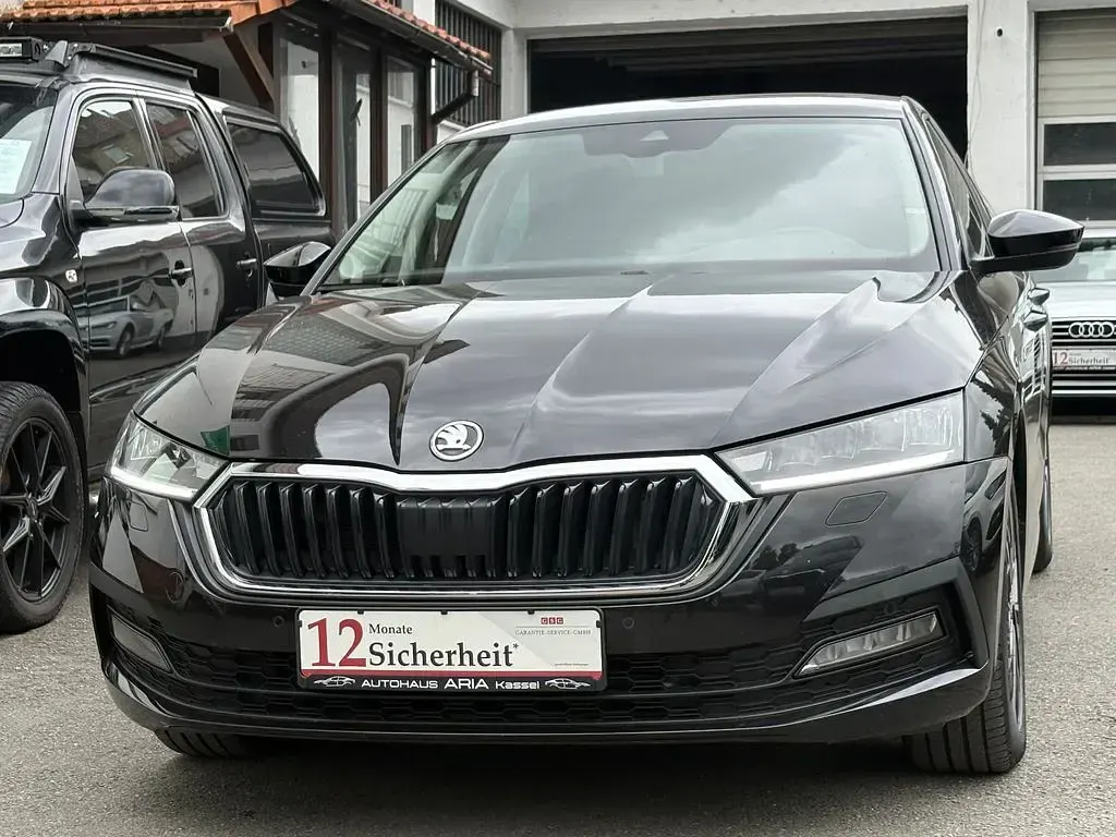 Gebraucht Skoda Octavia Clever 150 PS (110 kW) 2022 Schwarz Limousine