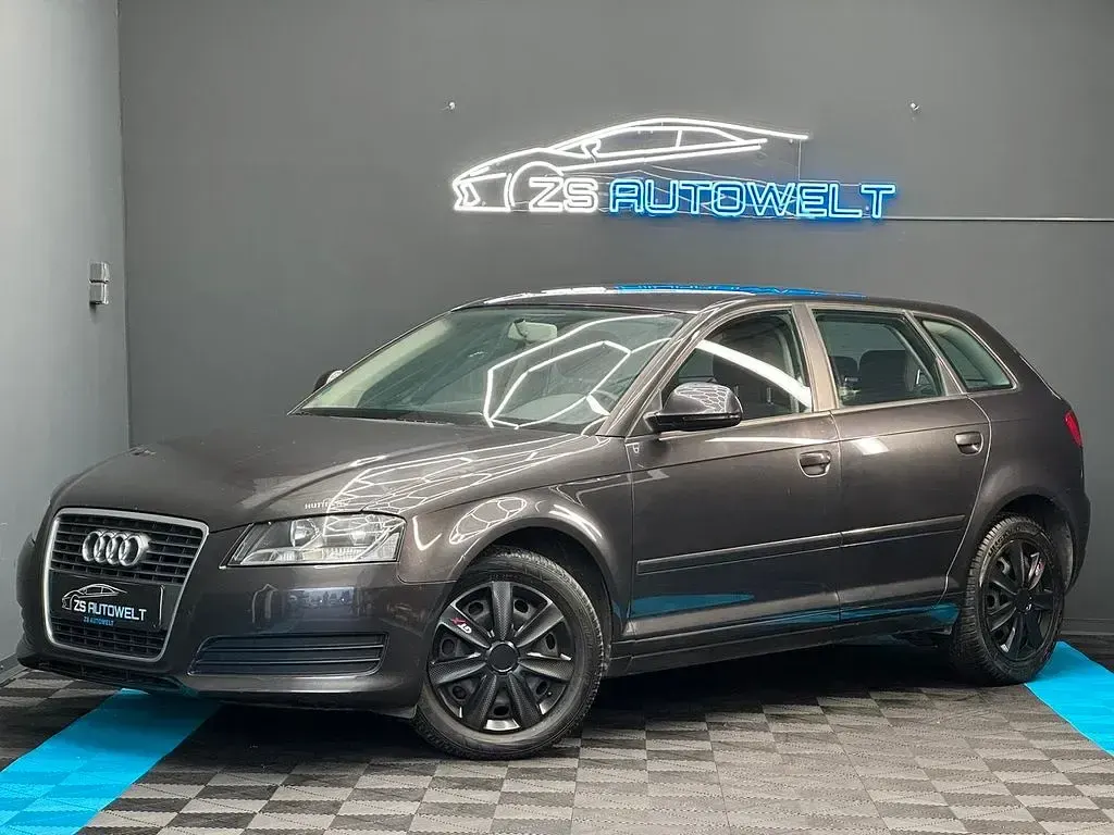 Gebraucht Audi A3 Attraction 125 PS (91 kW) 2009 Grau Kleinwagen