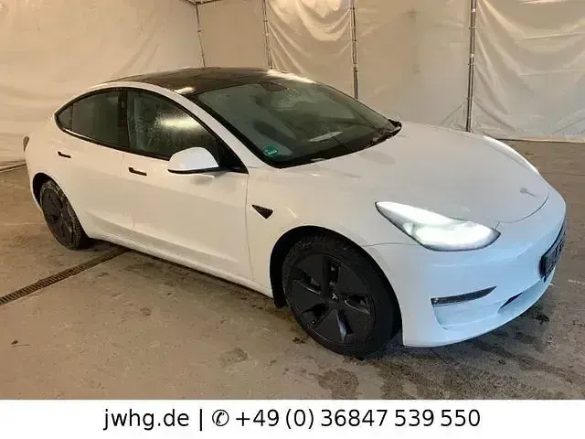 Käytetty Tesla Model 3 324 kW (441 HP) 2022 Valkoinen Sedan