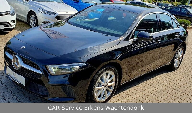 Kosmosschwarz metalliclack Gebraucht 2020 Mercedes A220 Business Limousine | 26.910 € (Fairer Preis) - Bild 1/4
