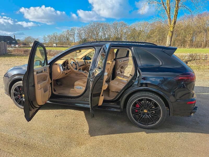 Gebraucht Porsche Cayenne GTS 441 PS (324 kW) 2017 Schwarz SUV