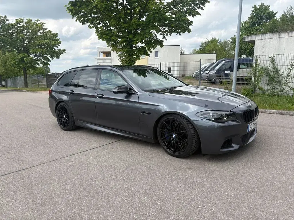Gebraucht BMW M550 Performance 480 PS (353 kW) 2016 Grau Limousine