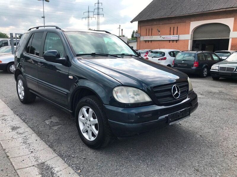 Gebraucht 2002 Mercedes ML320 SUV | 4.799 € (Etwas zu teuer) - Bild 1/4