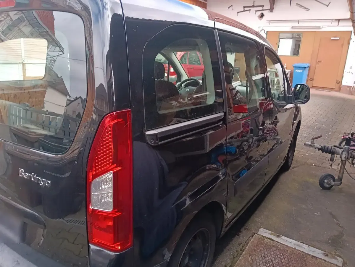 Gebraucht Citroën Berlingo 108 PS (79 kW) 2009 Schwarz Van / Kleinbus