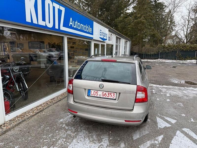 Gebraucht Skoda Octavia Impuls Edition 105 PS (77 kW) 2010 Beige Kombi