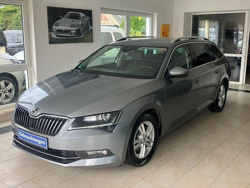 Business grey (metallic) Gebraucht 2018 Skoda Superb Premium Edition Kombi | 14.850 € (Superpreis) - Bild 1/4