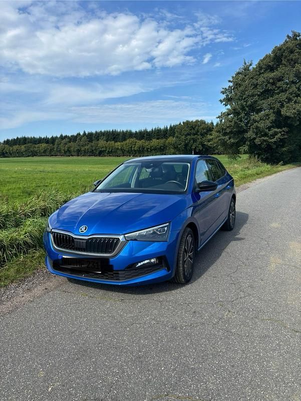 Blau Gebraucht 2019 Skoda Scala Monte Carlo Kleinwagen | 15.500 € (Guter Preis) - Bild 1/4
